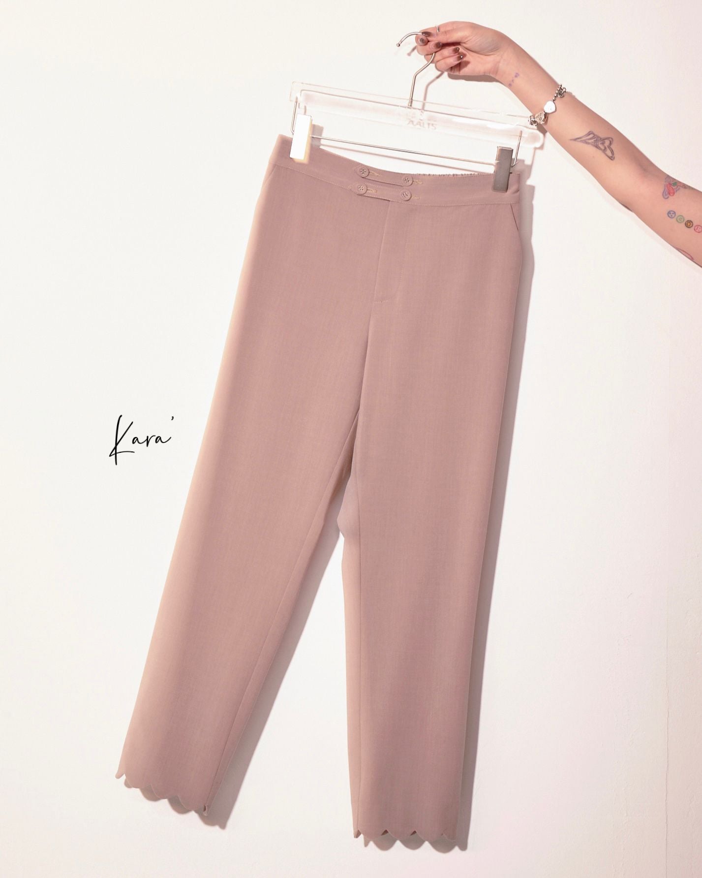 aalis KARA scallop edge pants (Beige)