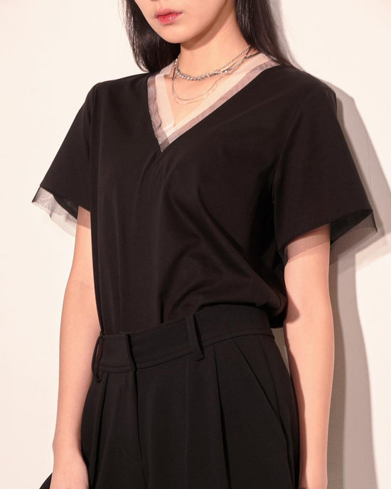 aalis PASCA layer mesh V neck s/s top (Black)