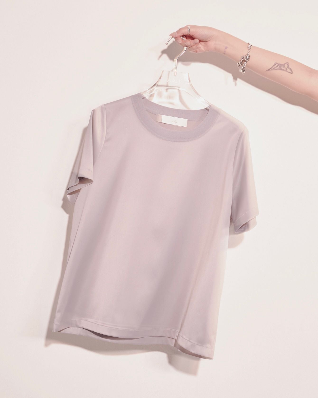 aalis AGGIE SS24 crew neck Tee (Silver)