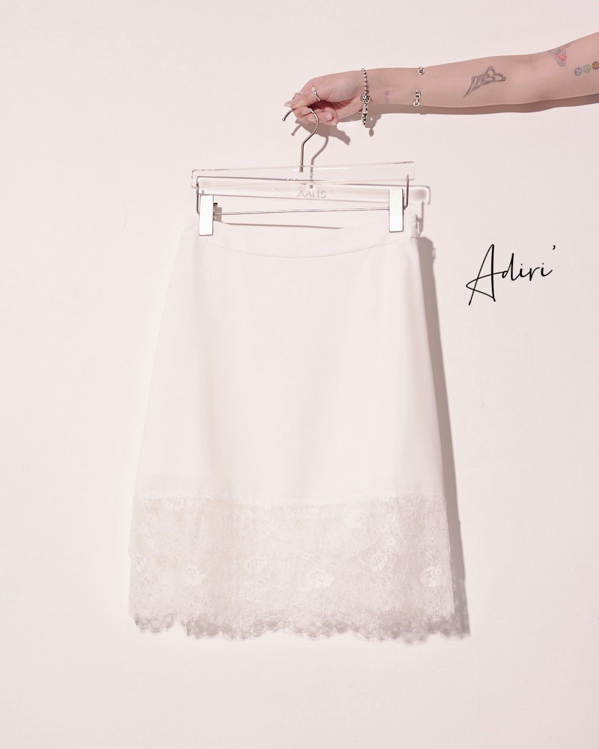 aalis ADIRI lace hem suiting skirt (White)