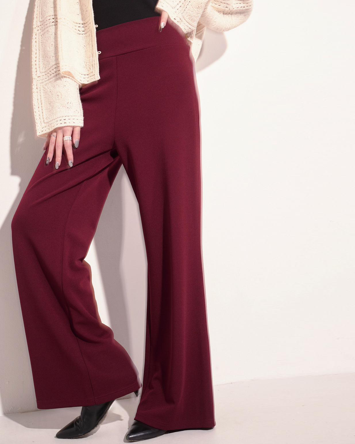 aalis LORICA fit and flare pants (Burgundy)