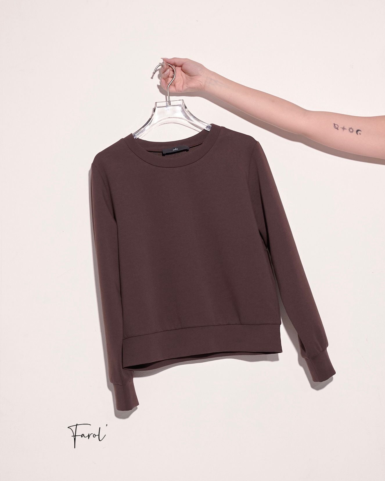 aalis FAROL FW24 sweater w lace patch on elbow (Dark brown)