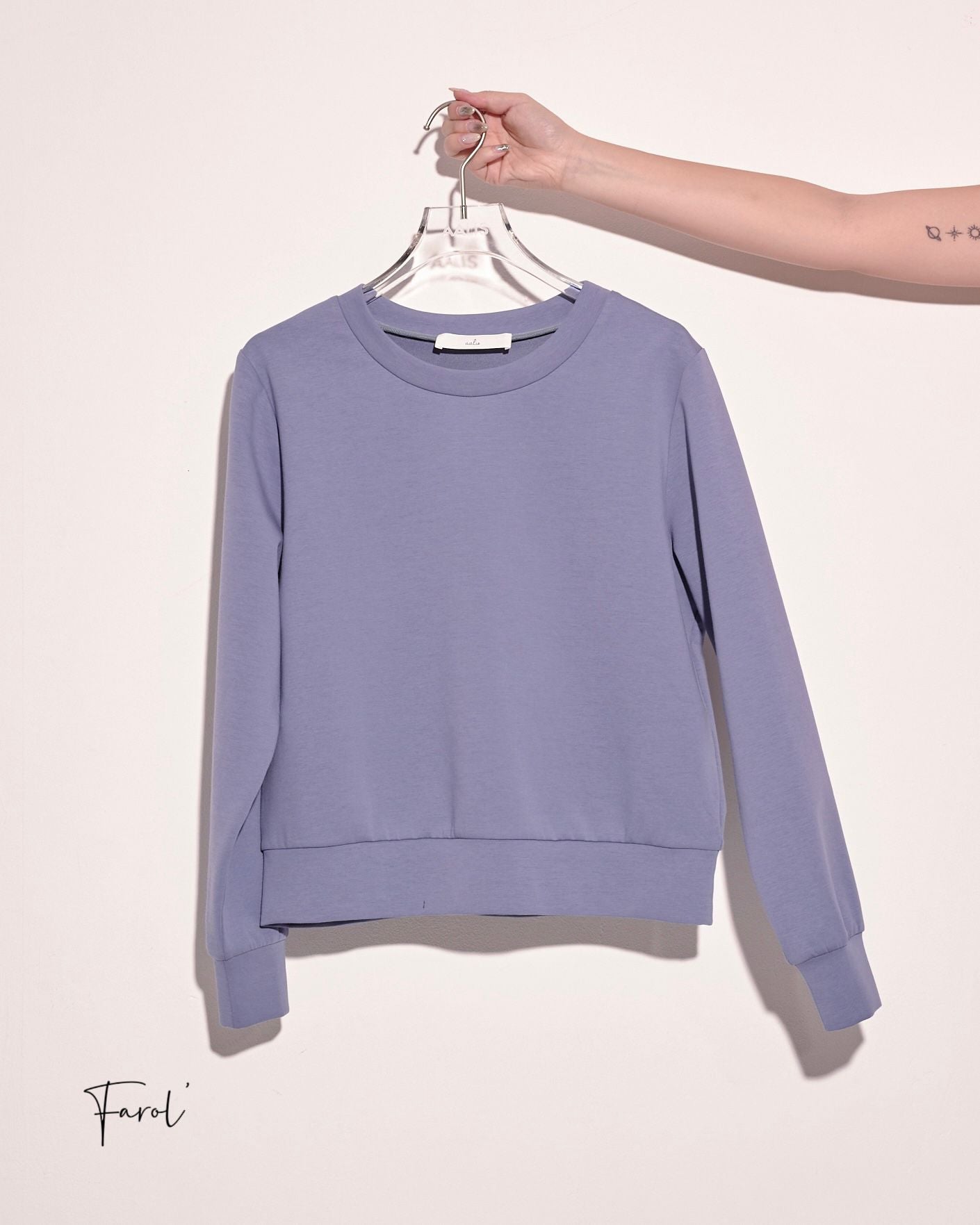 aalis FAROL FW24 sweater w lace patch on elbow (Grey blue)