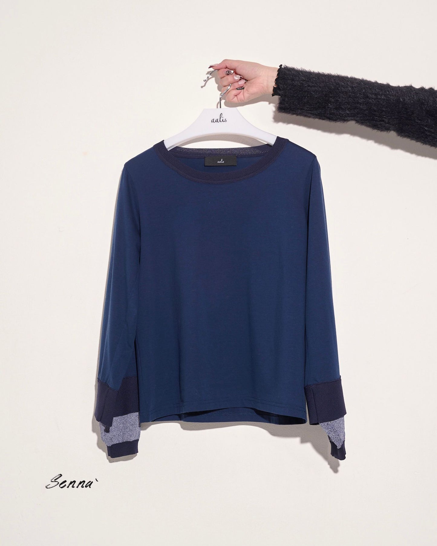 aalis SENNA knitted sweater sleeves top (Navy)