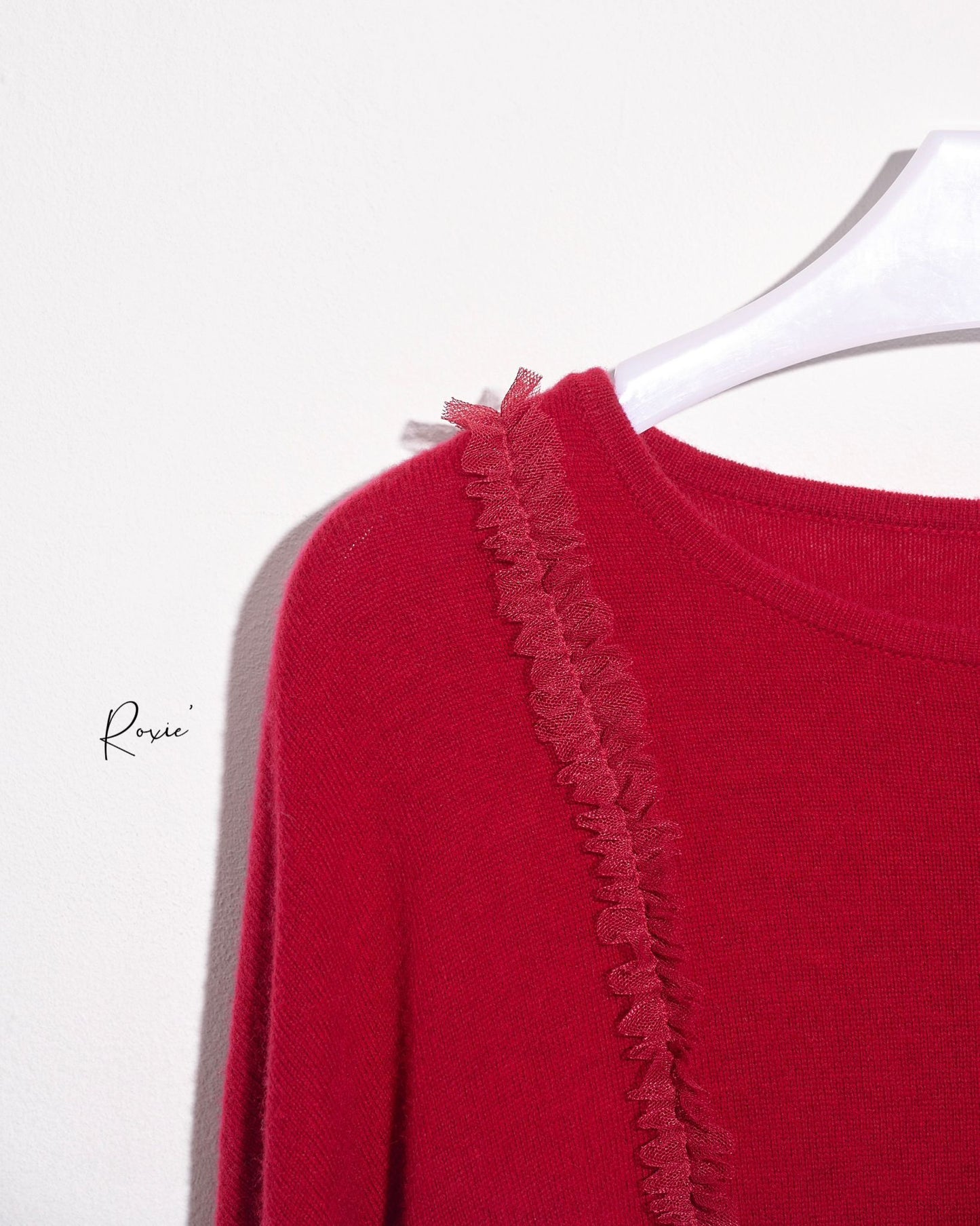 aalis ROXIE mini ruffle trim loose cashmere sweater (Red)