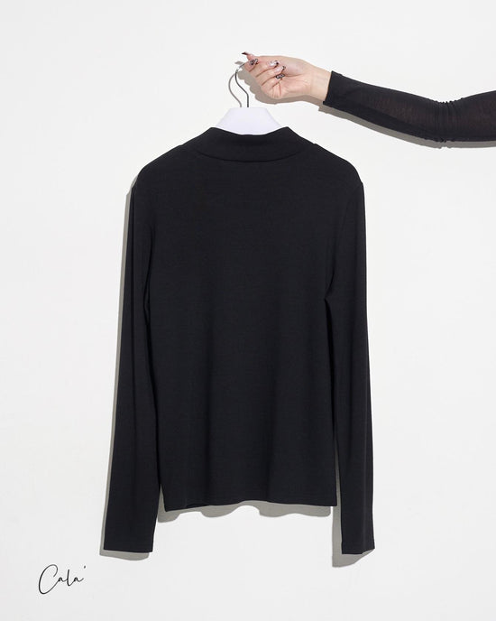 aalis CALA twisted knot on the front L/S top (Black 1)