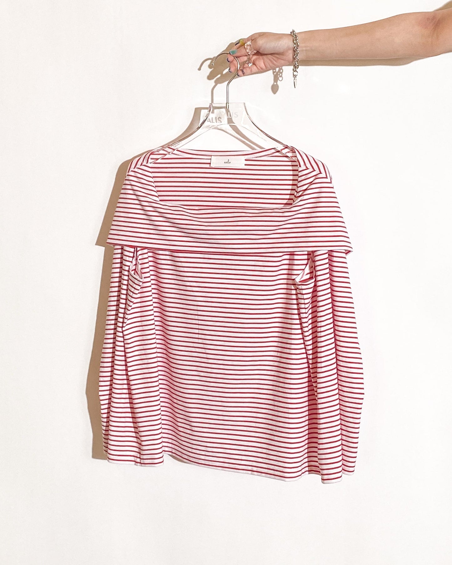 aalis RENI off shoulder knit cape top (Red stripe)