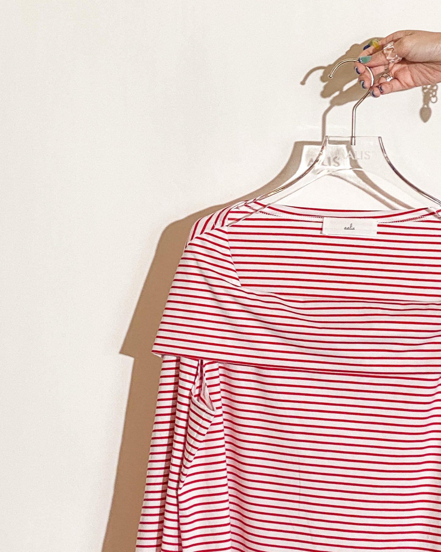 aalis RENI off shoulder knit cape top (Red stripe)