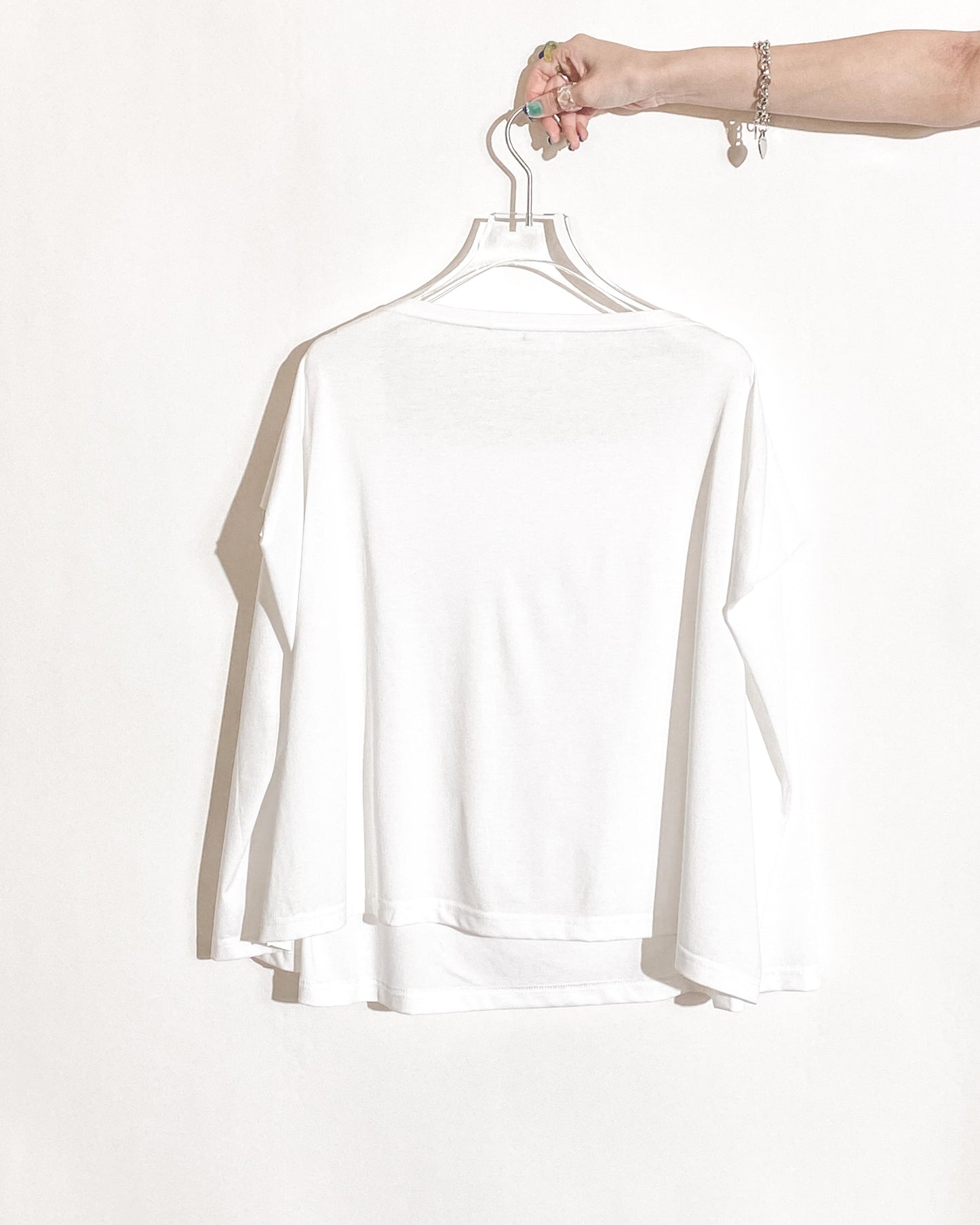 aalis RENI off shoulder knit cape top (White)