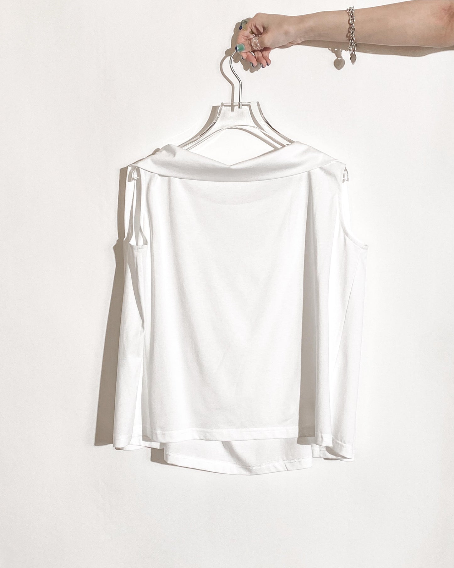 aalis RENI off shoulder knit cape top (White)