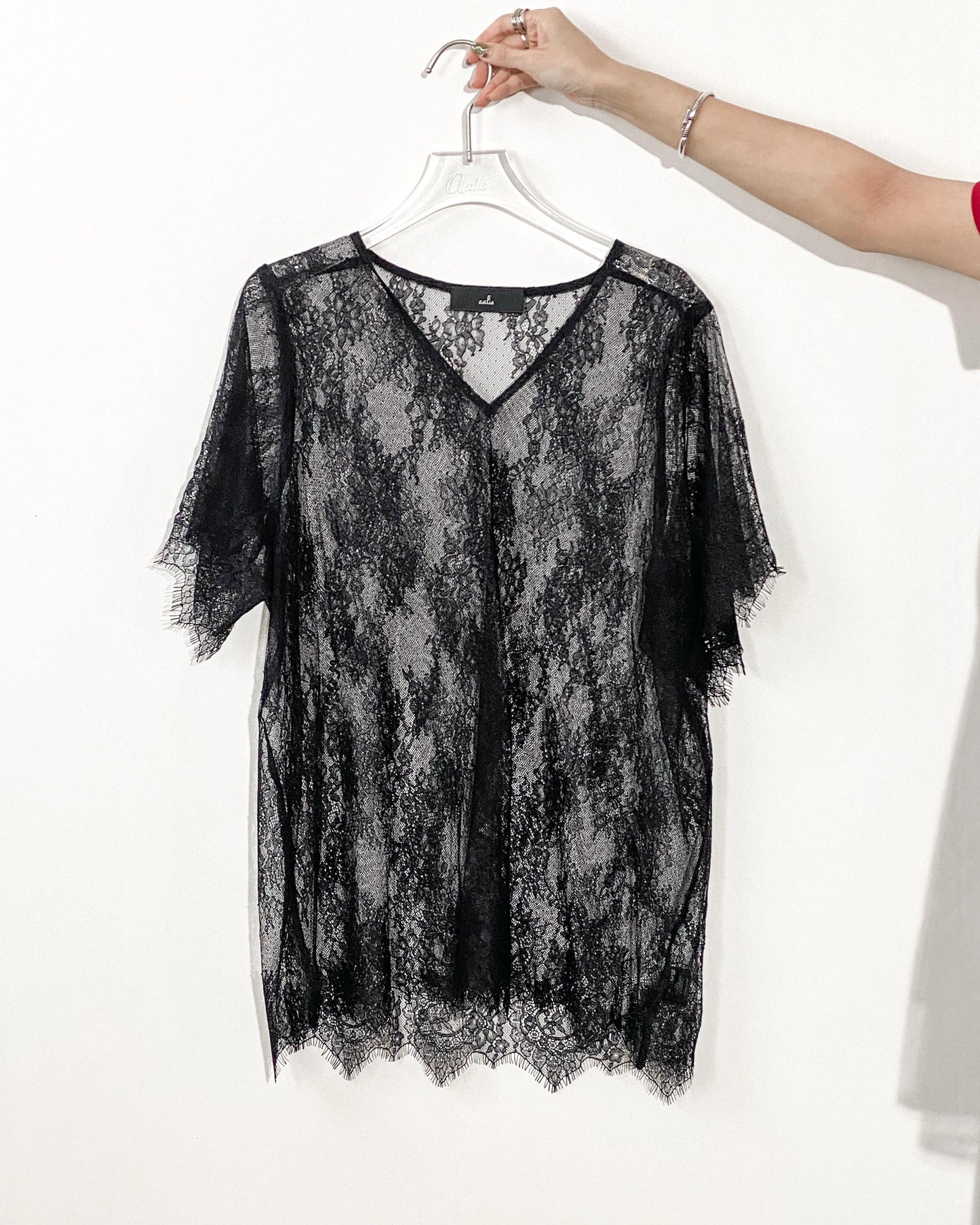 aalis AALIS 15 V neck lace tee (Black)