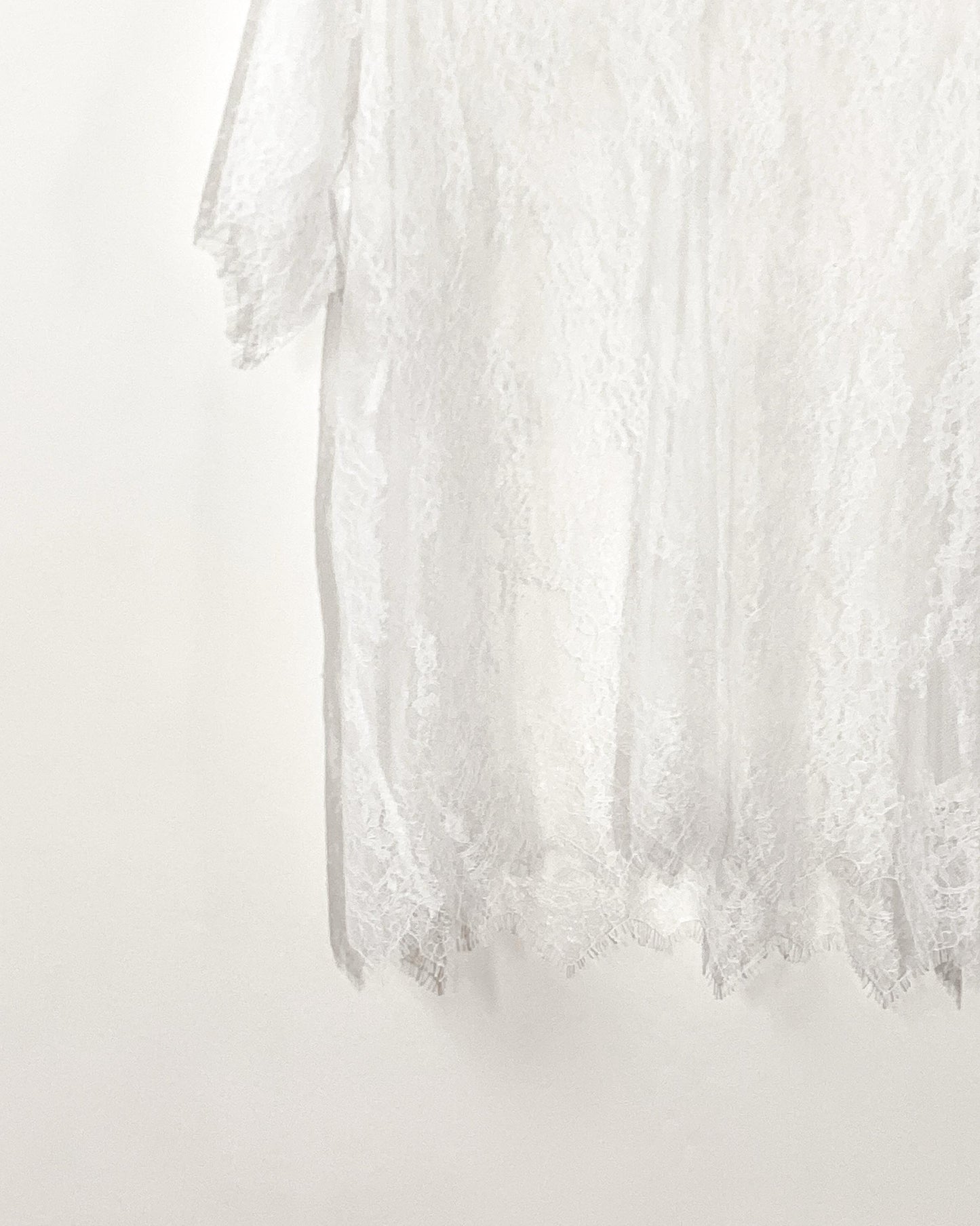 aalis AALIS 15 V neck lace tee (White)