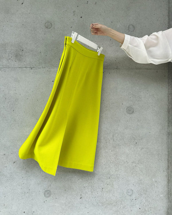 aalis MARNIE slit detail midi A line skirt (Neon Green)