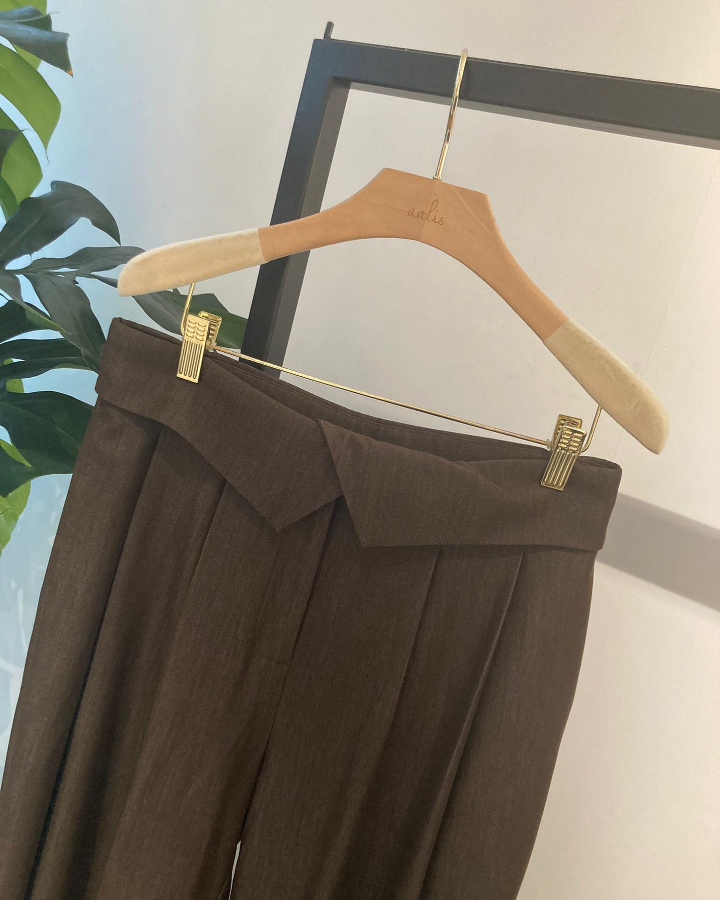 aalis LAIRA SS26 tuxedo belt super comfort pants (Brown)