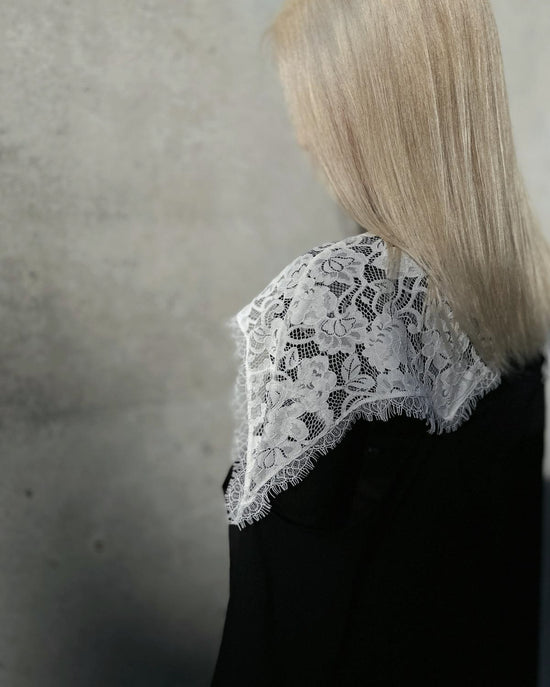 aalis REESE LACE cape panel on shoulder oversized shirt (Black)