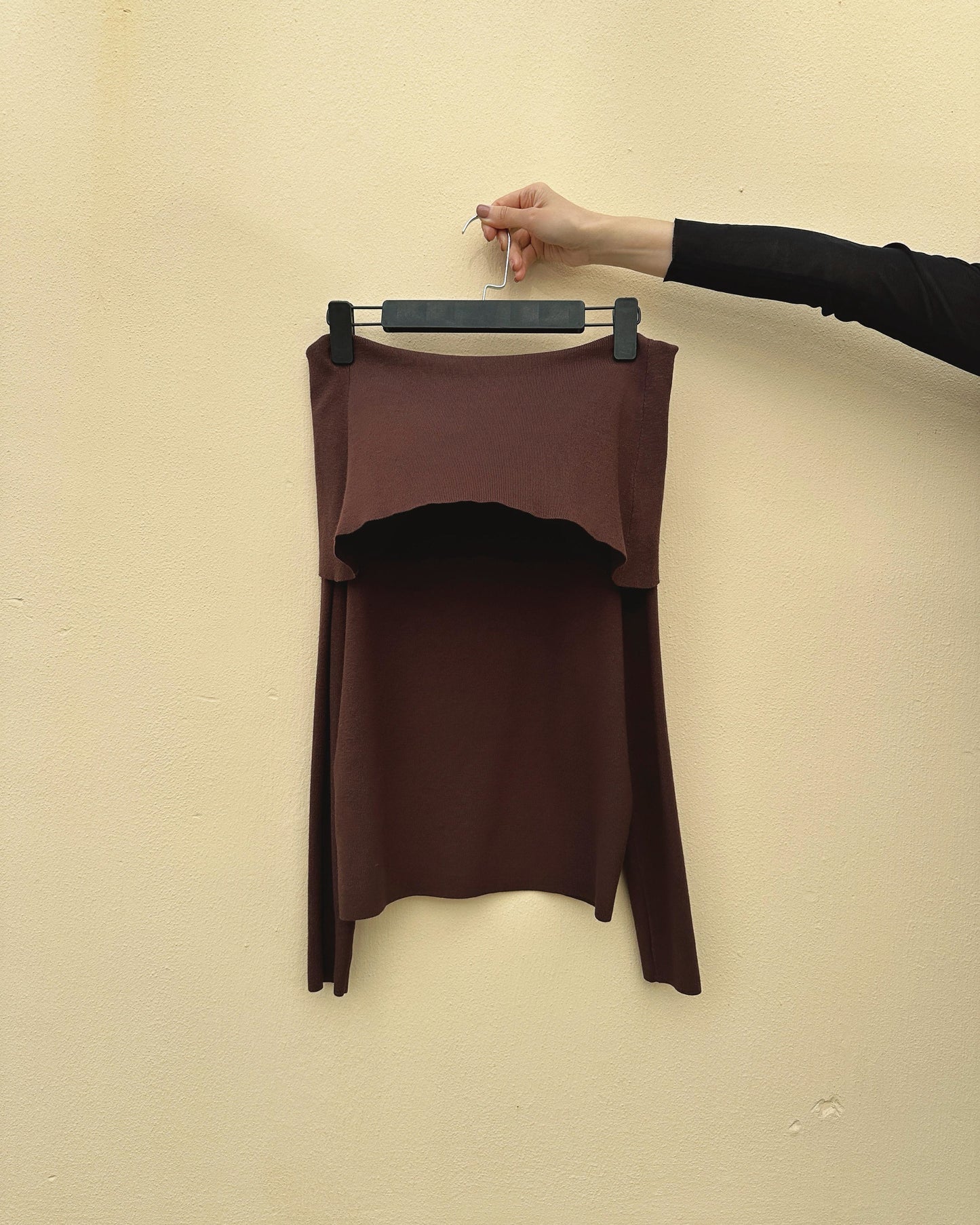 aalis ROY knitted off shoulder L/S top (Brown)