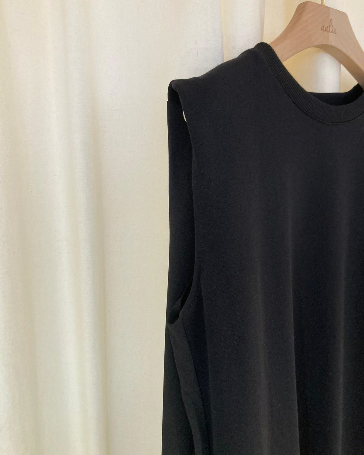 aalis ZANI cape detail maxi dress (Black)