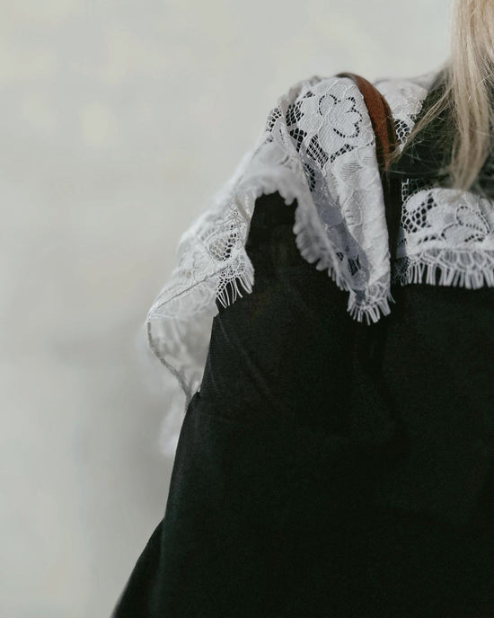 aalis REESE LACE cape panel on shoulder oversized shirt (Black)