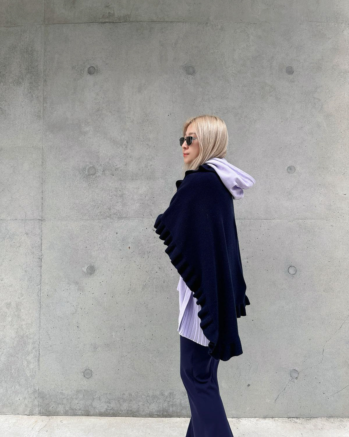 aalis LUCIE FW25 cashmere scarf (Dark blue)