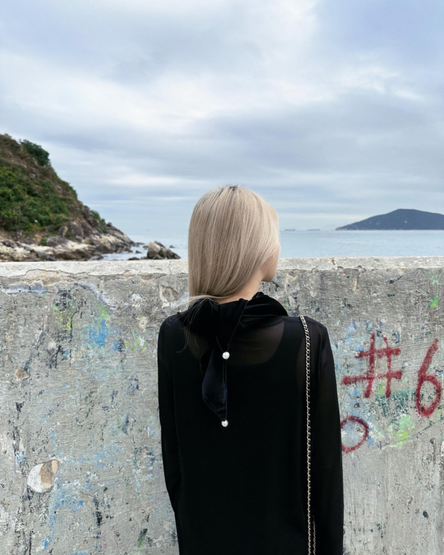 aalis IRA pearl velvet scarf (Black)