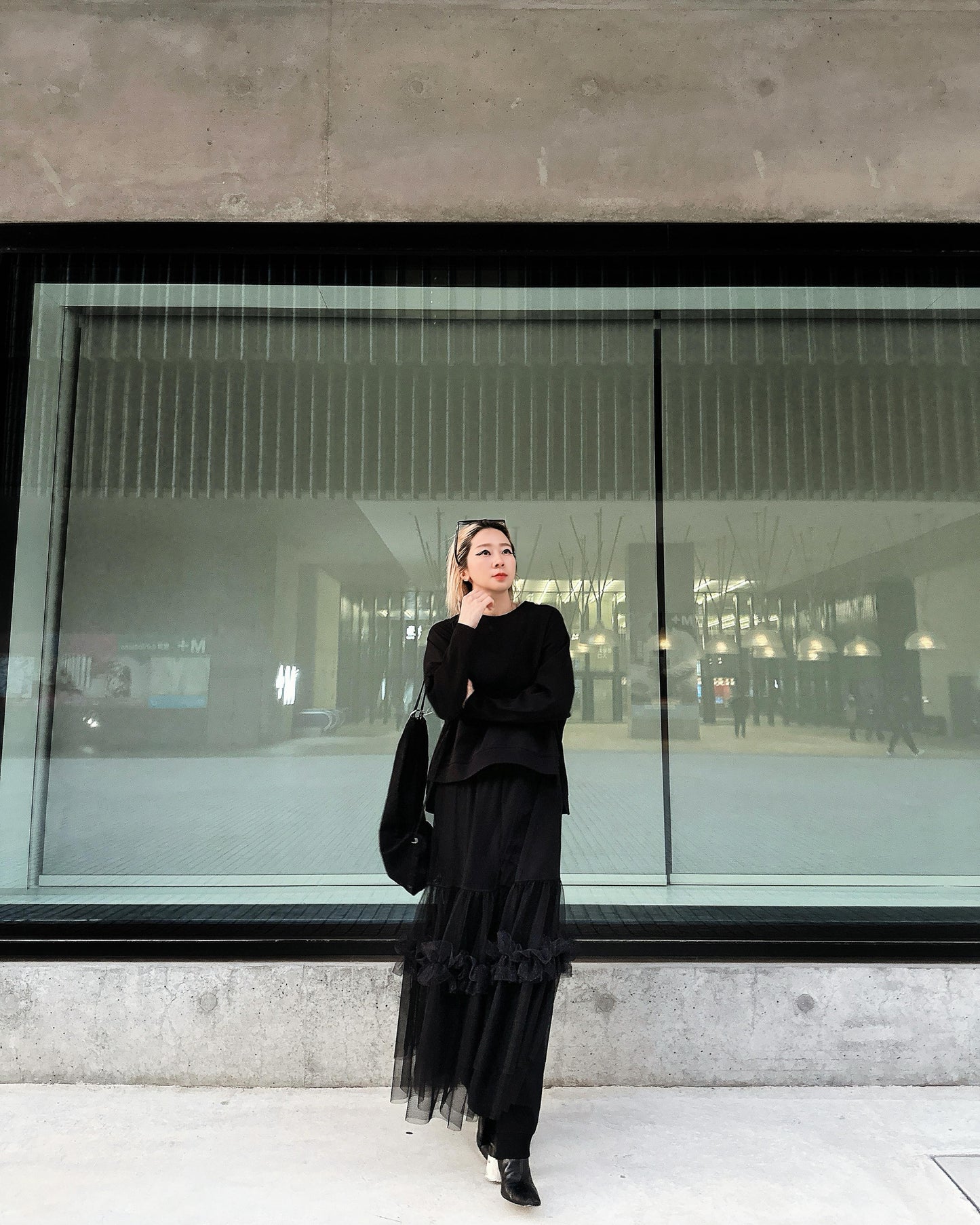 aalis WISTA mesh ruffle detail skirt (Black Silver)