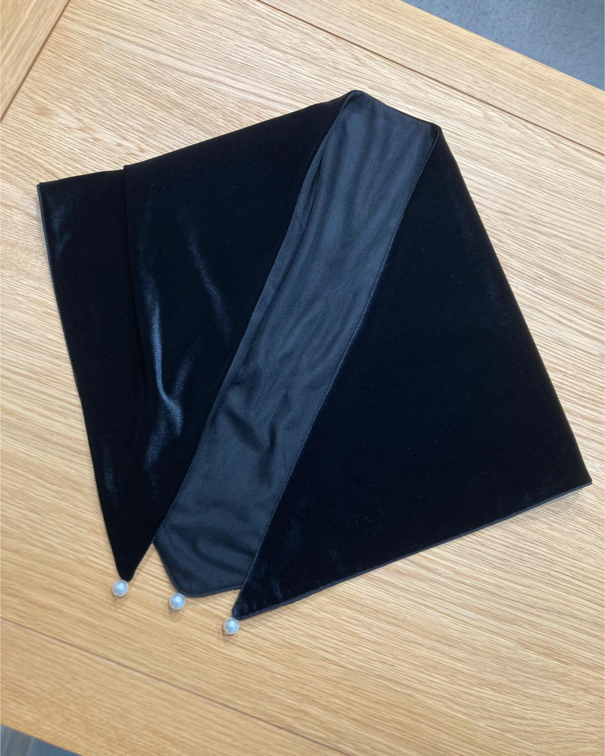 aalis IRA pearl velvet scarf (Black)