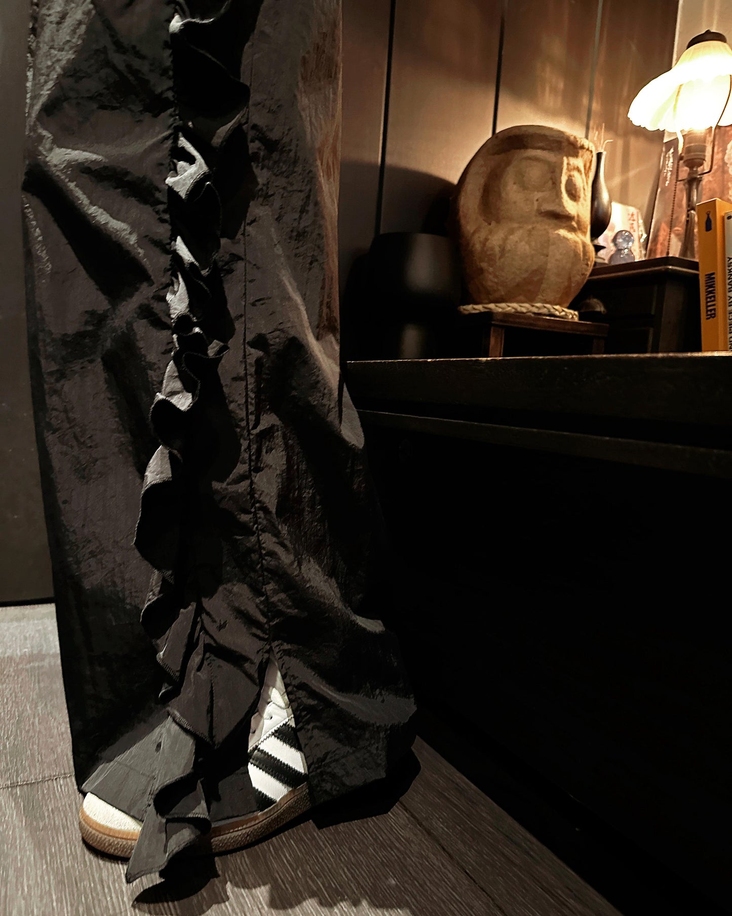 aalis TEIF two side ruffle details pants (Black)