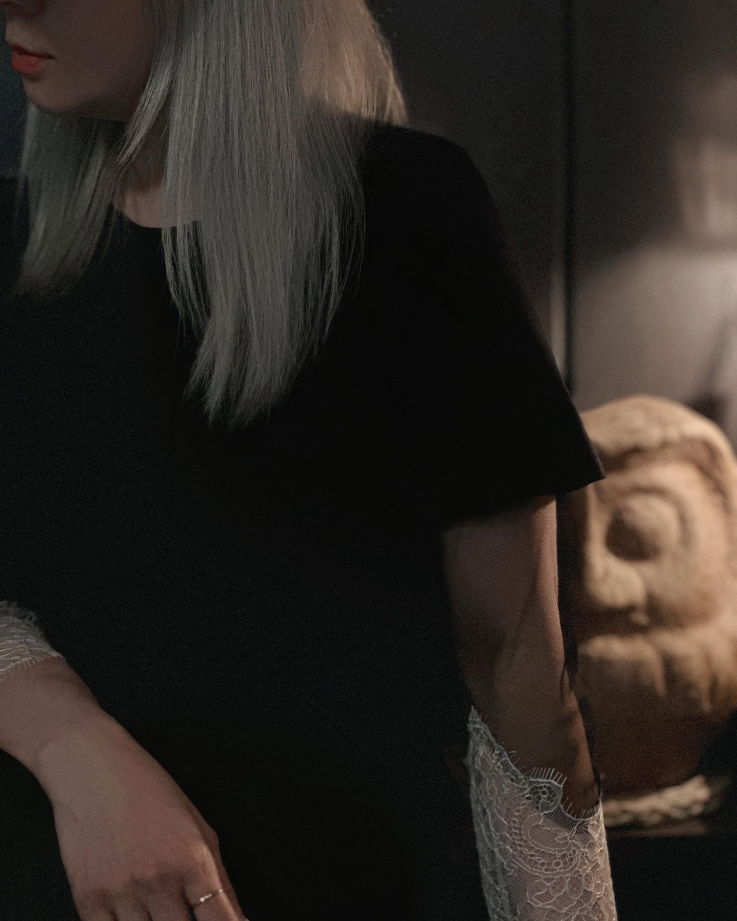 aalis AMARA SS25 mesh lace trim S/S top (Black)