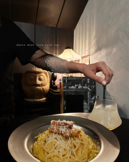 aalis AMARA SS25 mesh lace trim S/S top (Black)