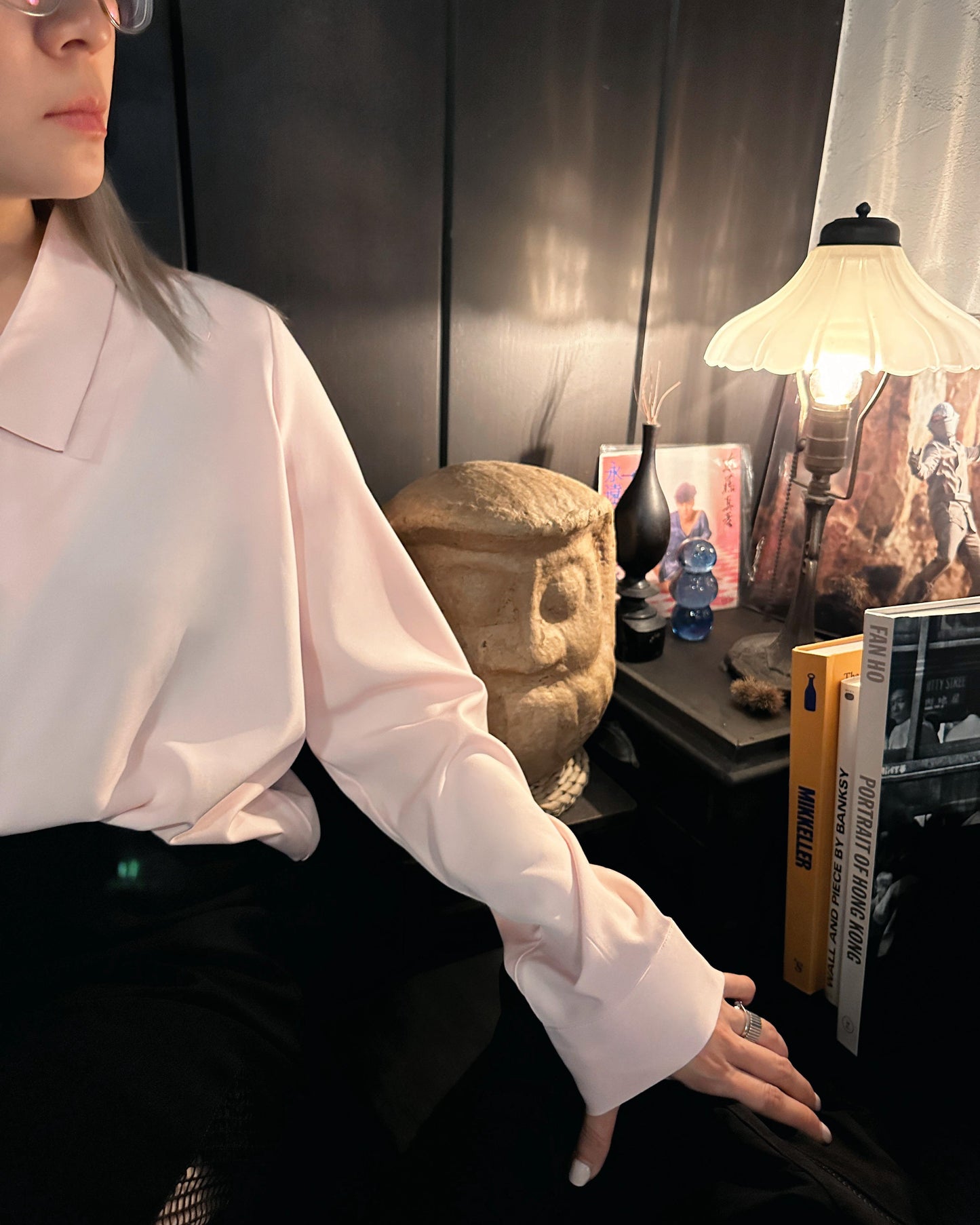 aalis INTI mesh detail low collar shirt (Light pink)