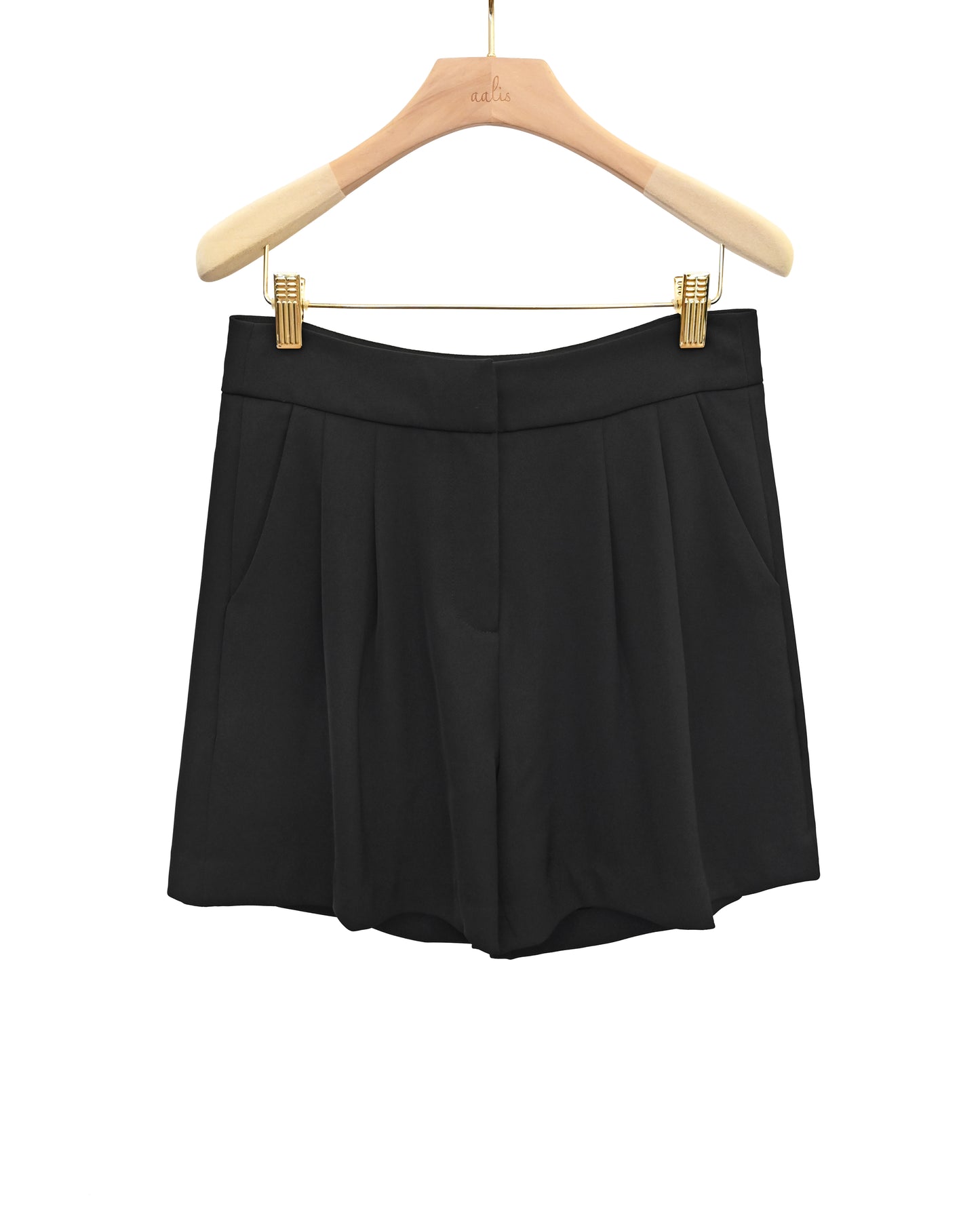 aalis UNA front pleated shorts (Black)