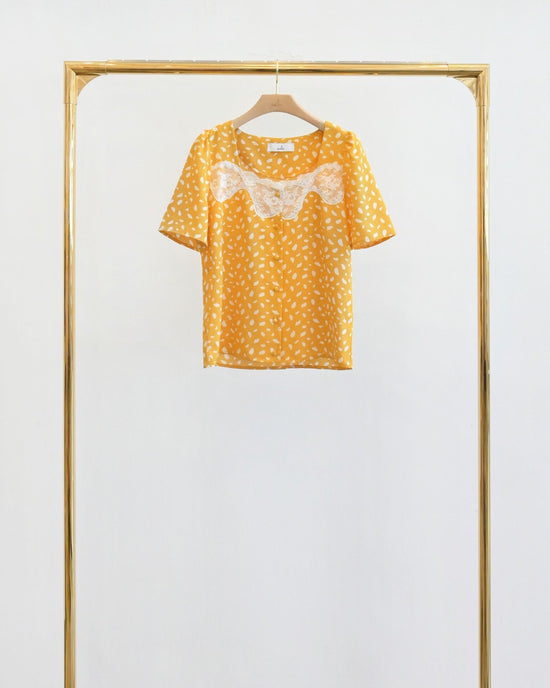 aalis LOCONA lace square neck puff sleeves blouse (Mustard mix)