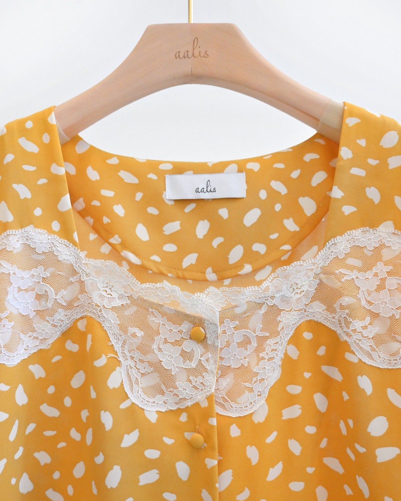 aalis LOCONA lace square neck puff sleeves blouse (Mustard mix)