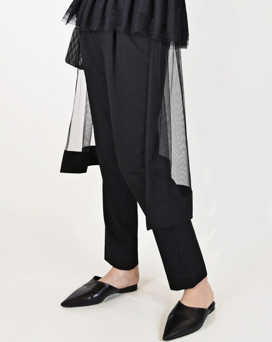 aalis USUN mesh cape on the back fitted pants (Black)