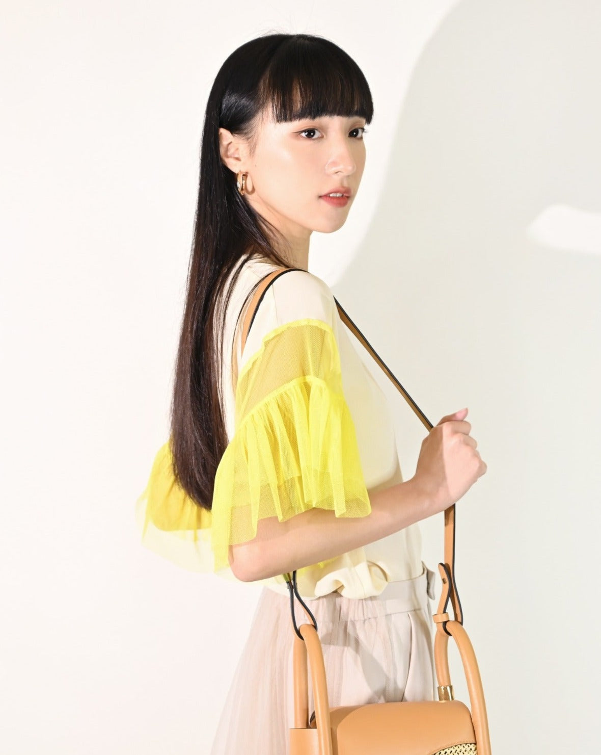 aalis ARTA mesh ruffle drop shoulder top (Yellow)