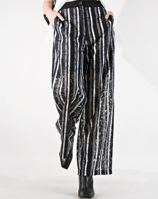 Load image into Gallery viewer, aalis NIAM striped lace pants (Black white stripes)
