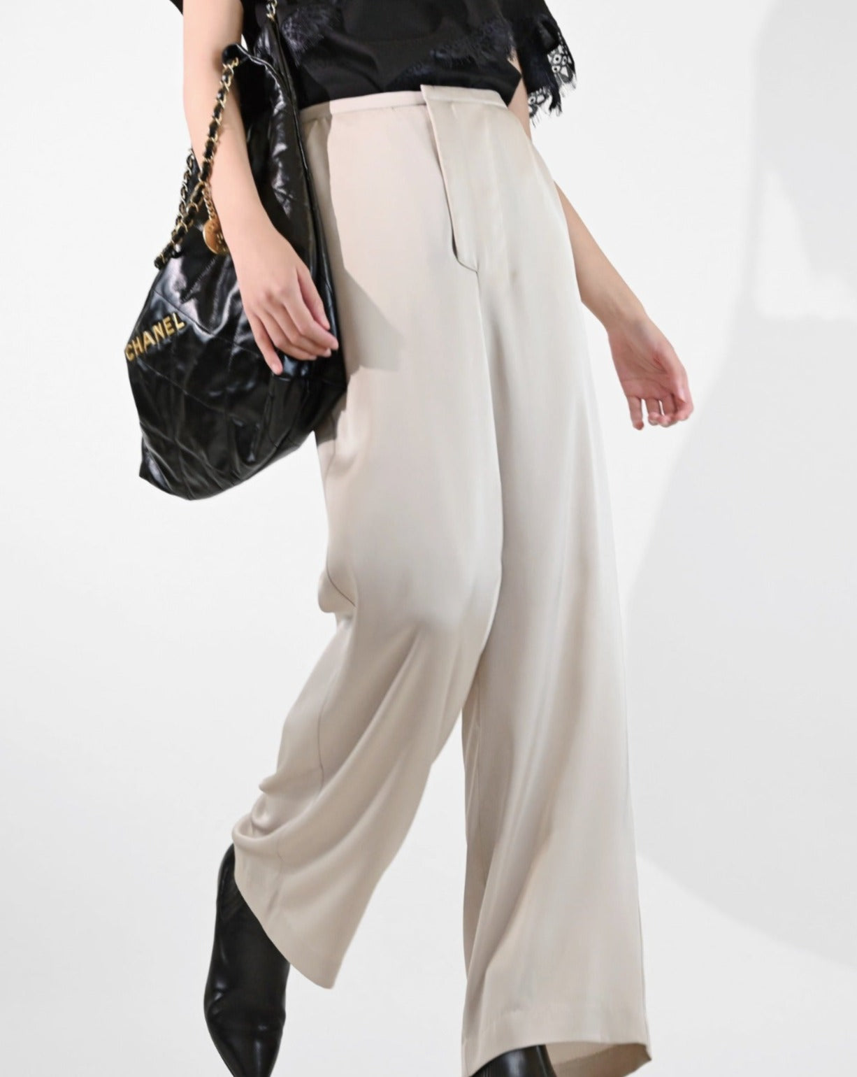 aalis ANGIE silky relaxed pants (Light beige)