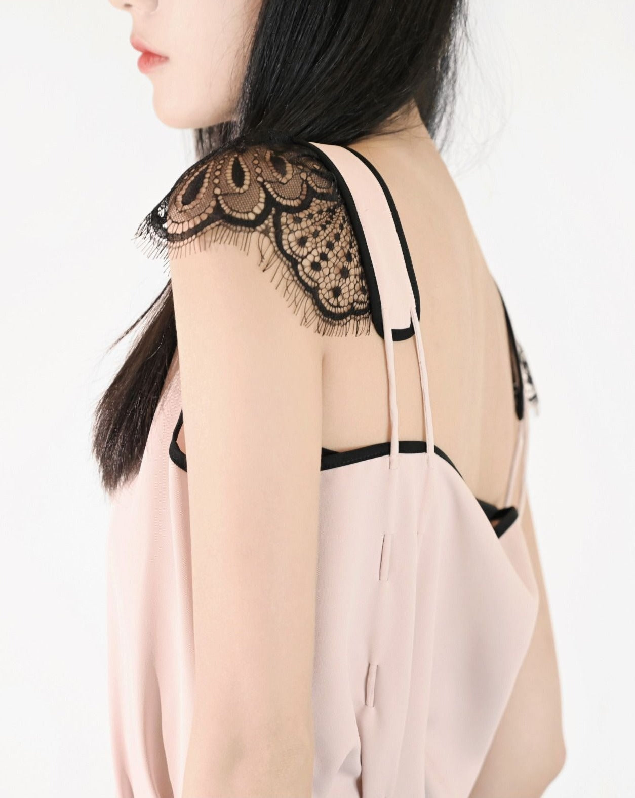Load image into Gallery viewer, aalis KALINE cap lace string detail sleeveless top (Pink black)
