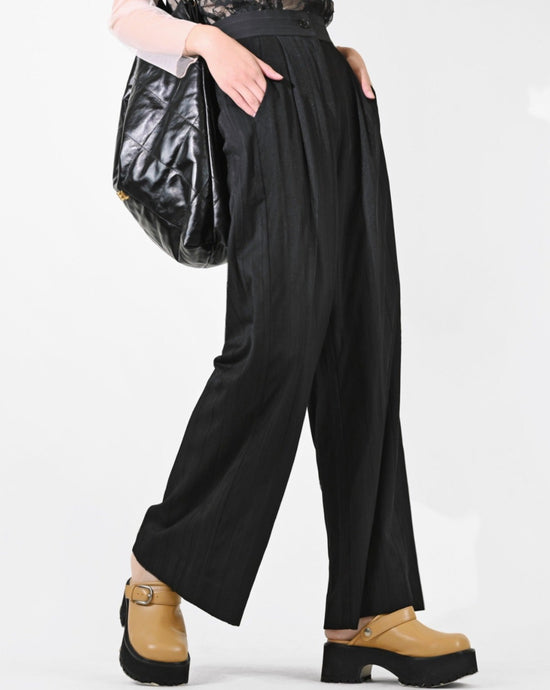 Load image into Gallery viewer, aalis YARELI front mesh panel suiting pants (Black stripe)
