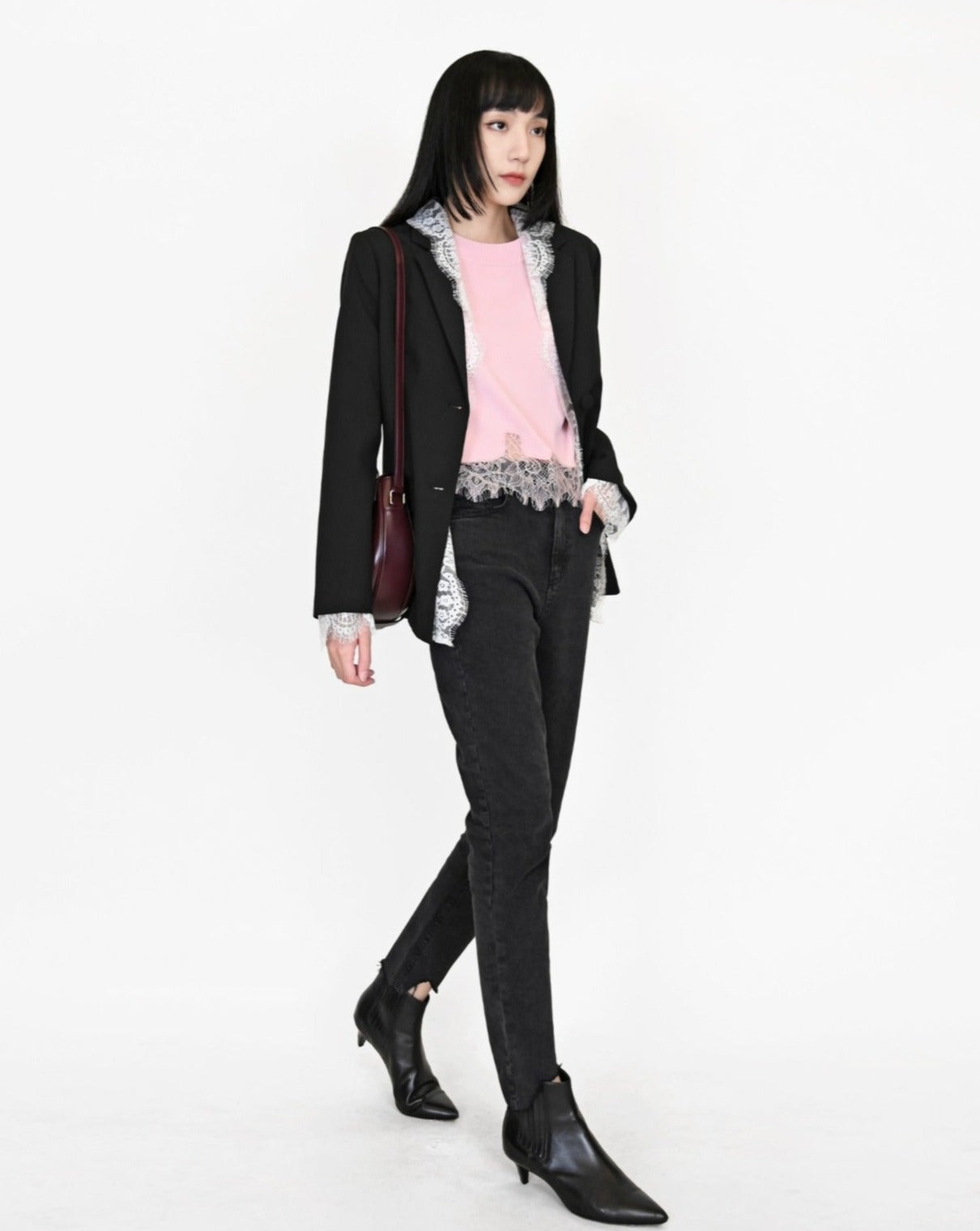 Load image into Gallery viewer, aalis INDA lace trim blazer (Black)

