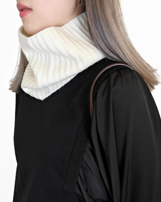 aalis DAHLIA silky balloon sleeves sweater (Black)