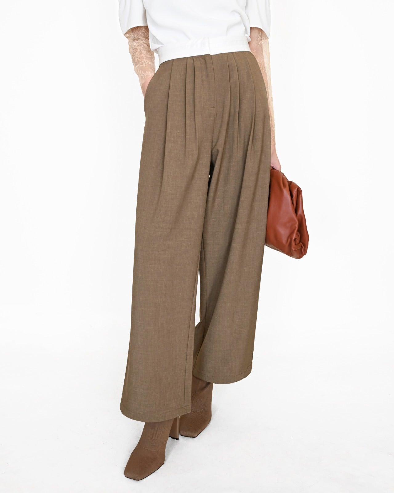 Load image into Gallery viewer, aalis SARIS inside out waistline suiting pants (Coco)
