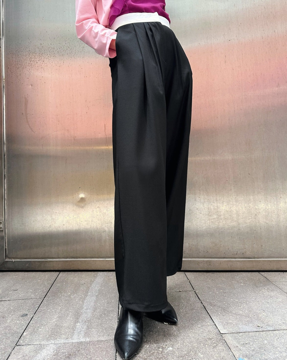 aalis SARIS inside out waistline suiting pants (Black)