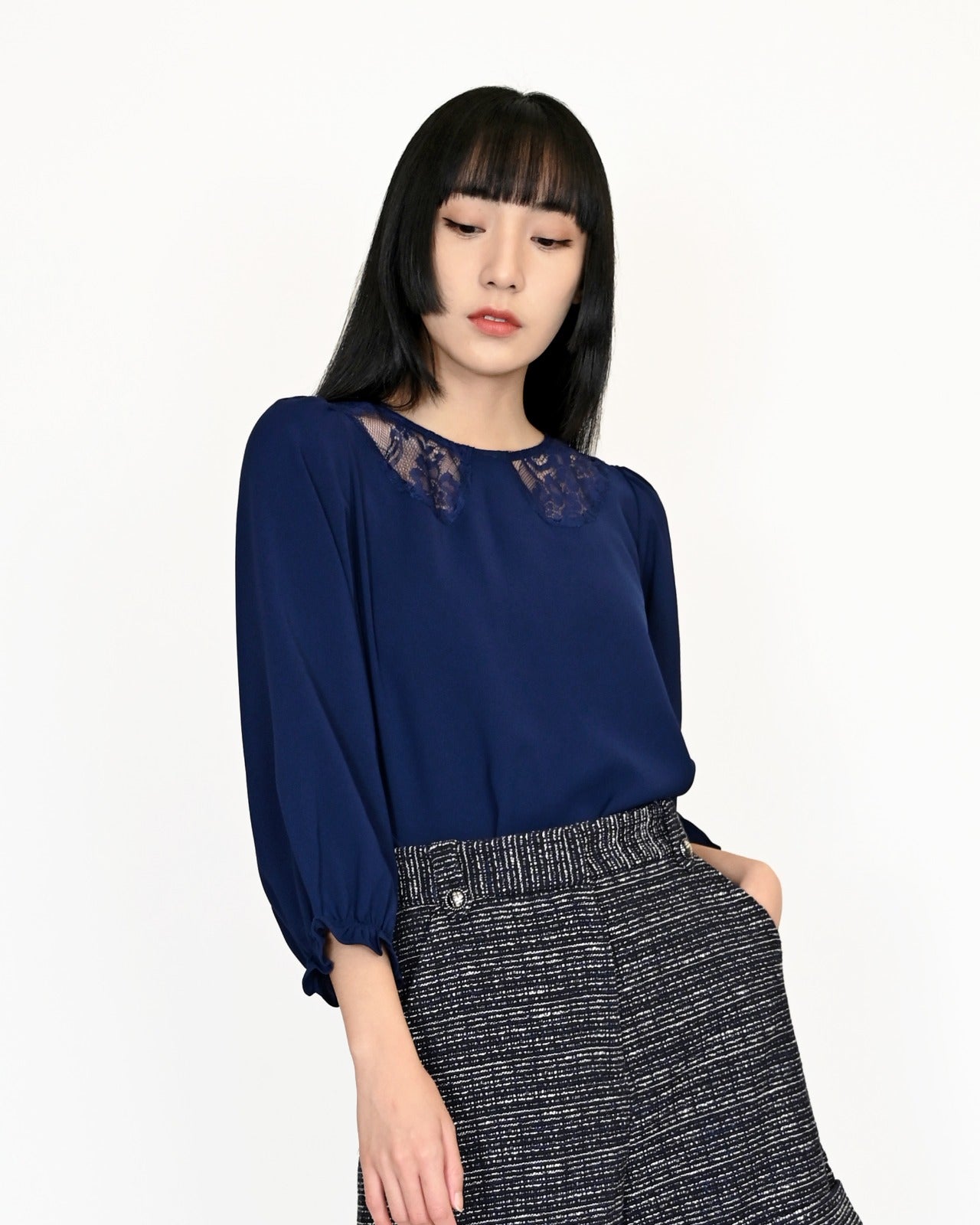 aalis NORY illusion peter pan lace collar blouse (Navy)