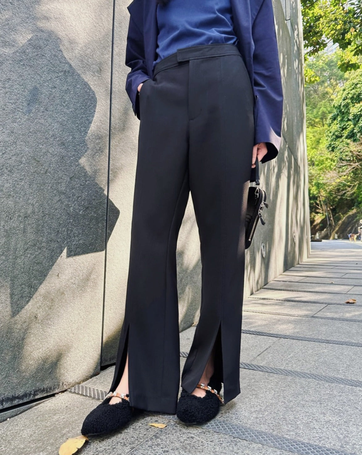 aalis PEMA front slit suiting pants (Black)
