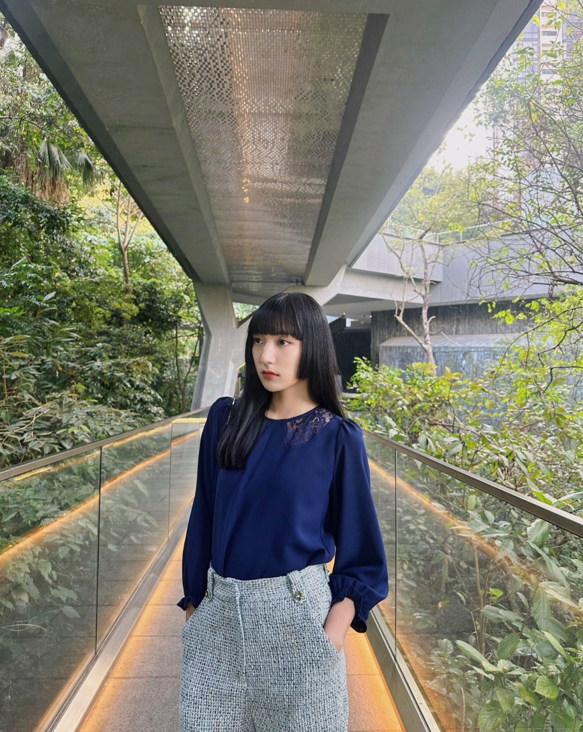 aalis NORY illusion peter pan lace collar blouse (Navy)