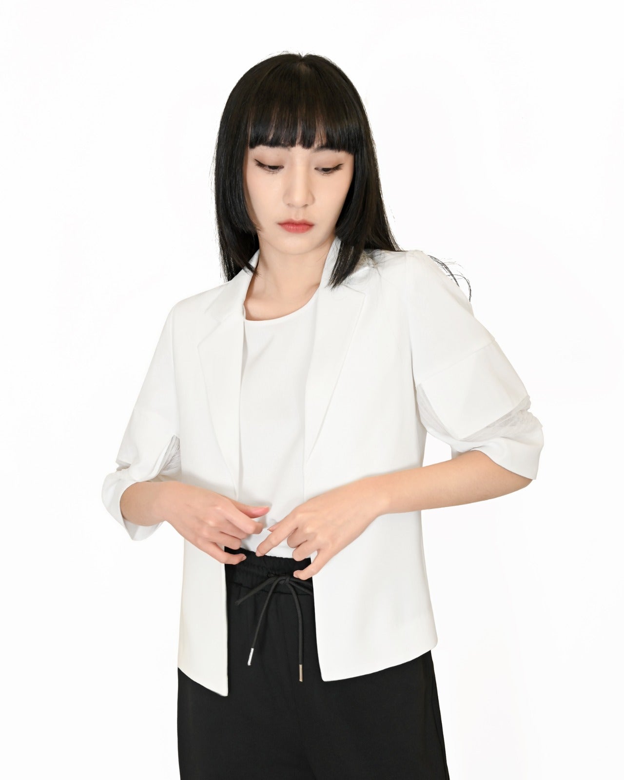 aalis WAYNE jacket with 3D pleated detail on sleeves (White)