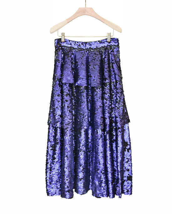 Load image into Gallery viewer, aalis ENORA tier sequins flare skirt (Black purple)

