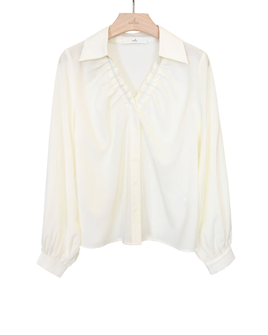 aalis ISTAD rusching v neck blouse (Ivory)