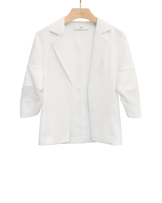 aalis WAYNE jacket with 3D pleated detail on sleeves (White)